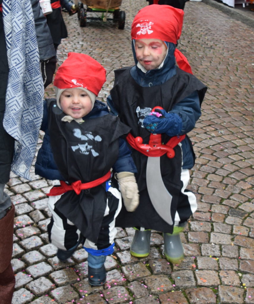 costume pirates